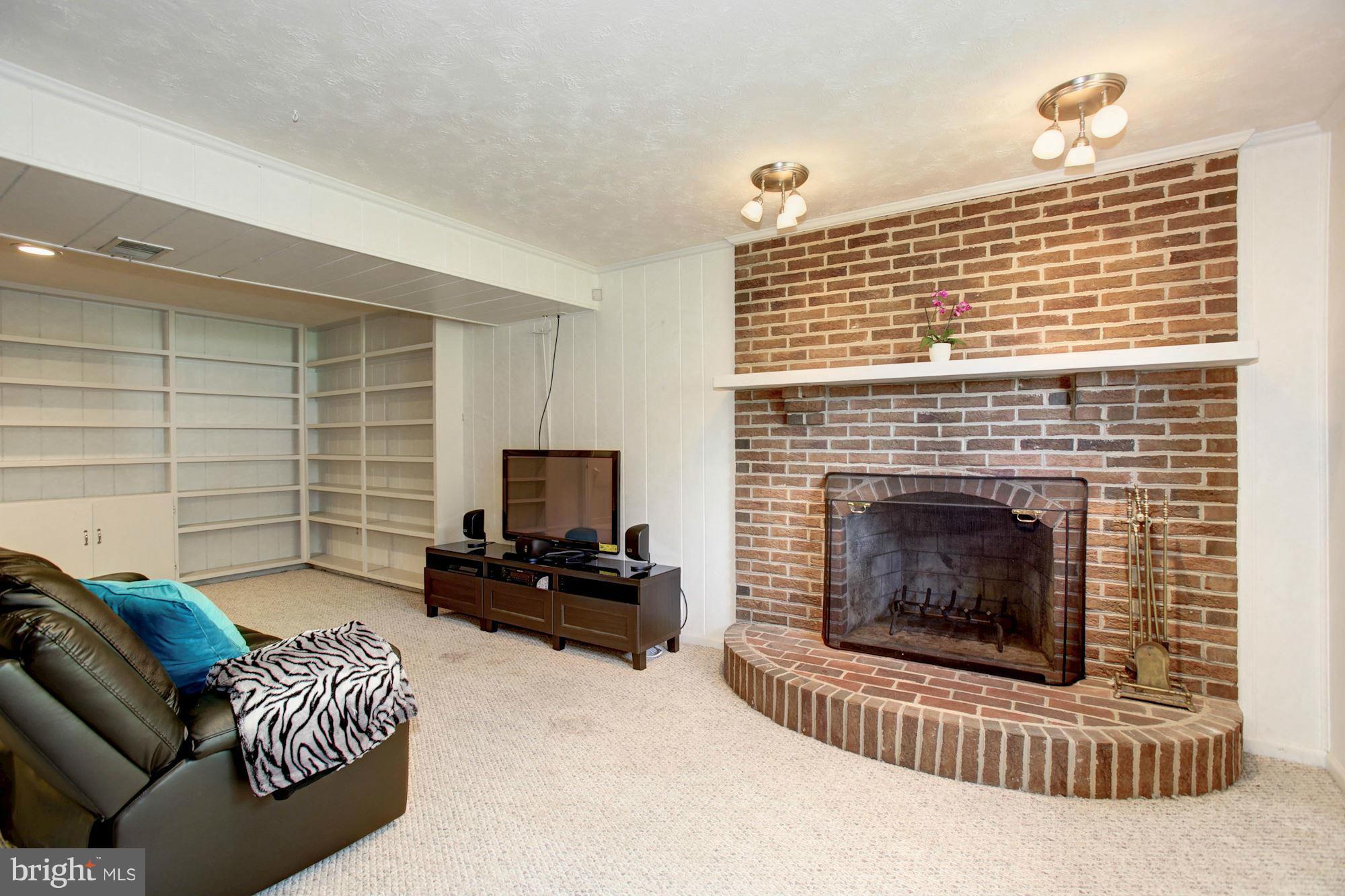 8734 Cold Plain Court Springfield, VA 22153 - Photo 18 of 30 Family Room