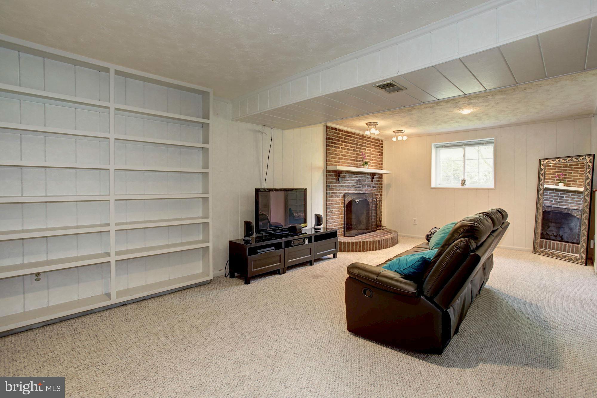 8734 Cold Plain Court Springfield, VA 22153 - Photo 20 of 30 Family Room