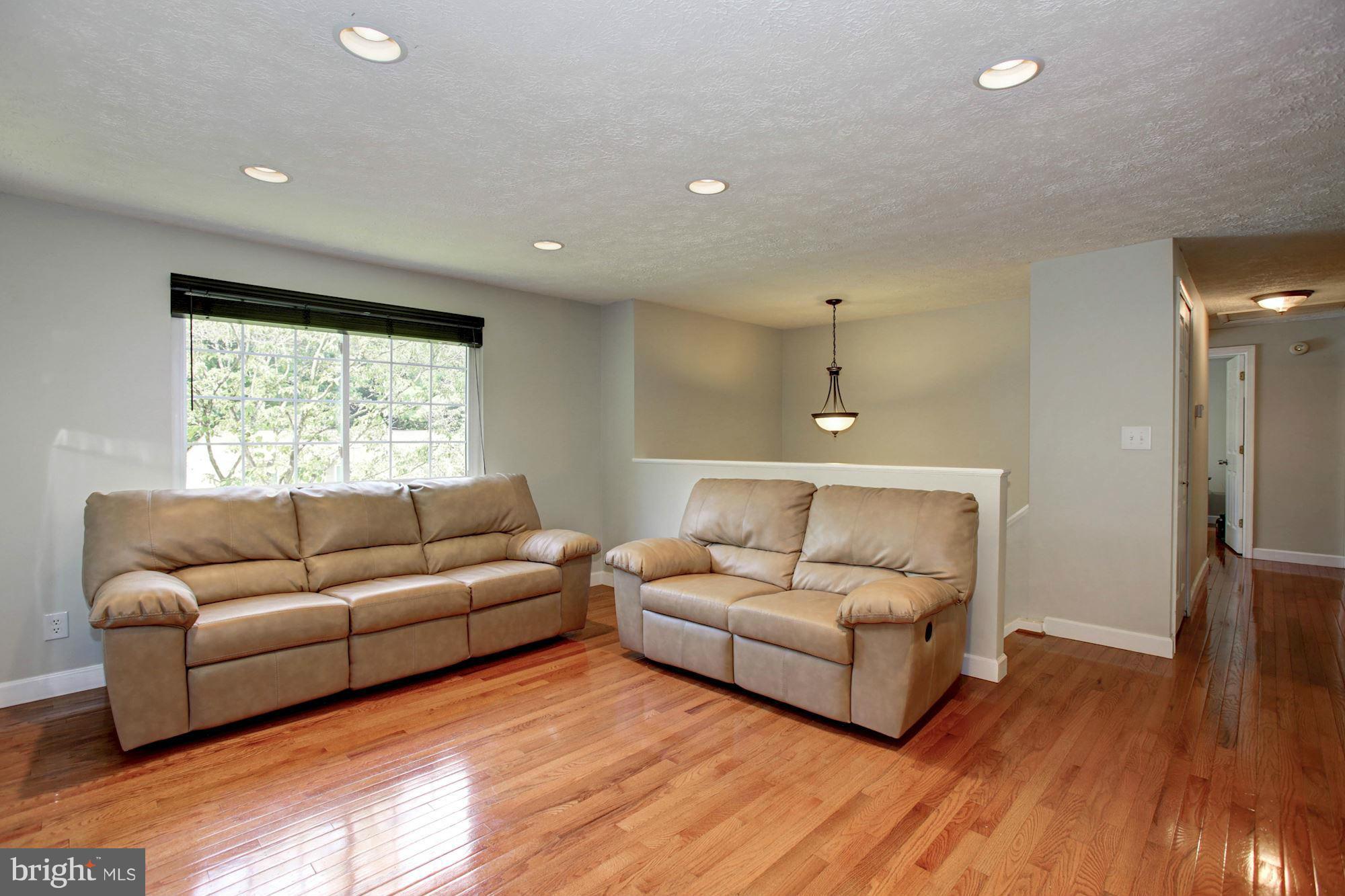 8734 Cold Plain Court Springfield, VA 22153 - Photo 3 of 30 Living Room