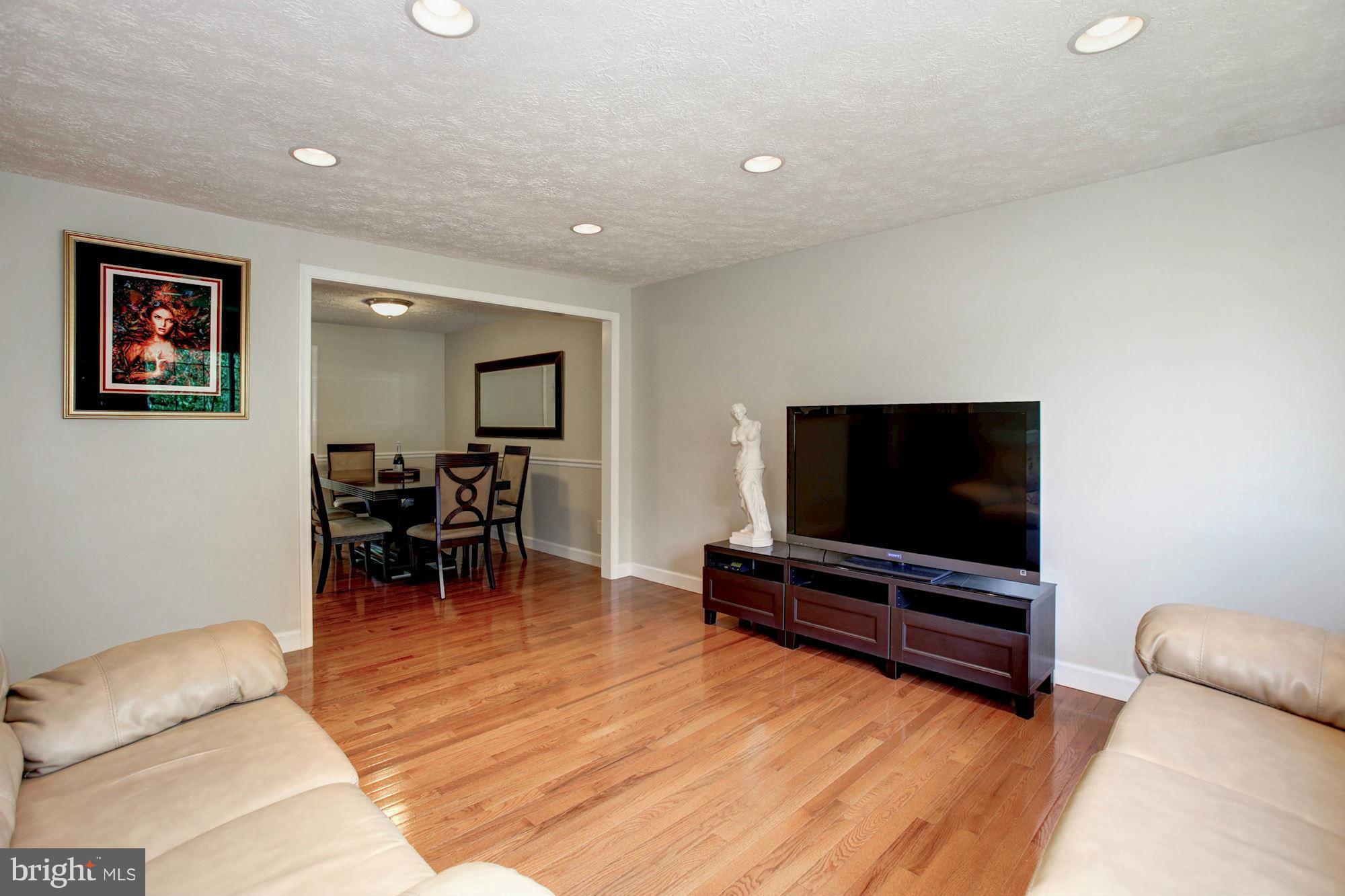 8734 Cold Plain Court Springfield, VA 22153 - Photo 4 of 30 Living Room