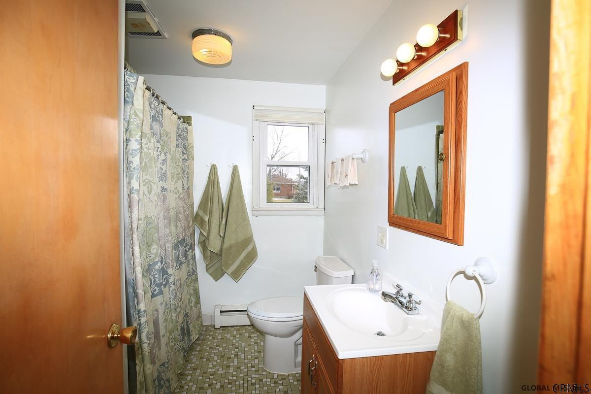 24 Haswell Road Colonie, NY 12189 - Photo 5 of 21 Photo 5