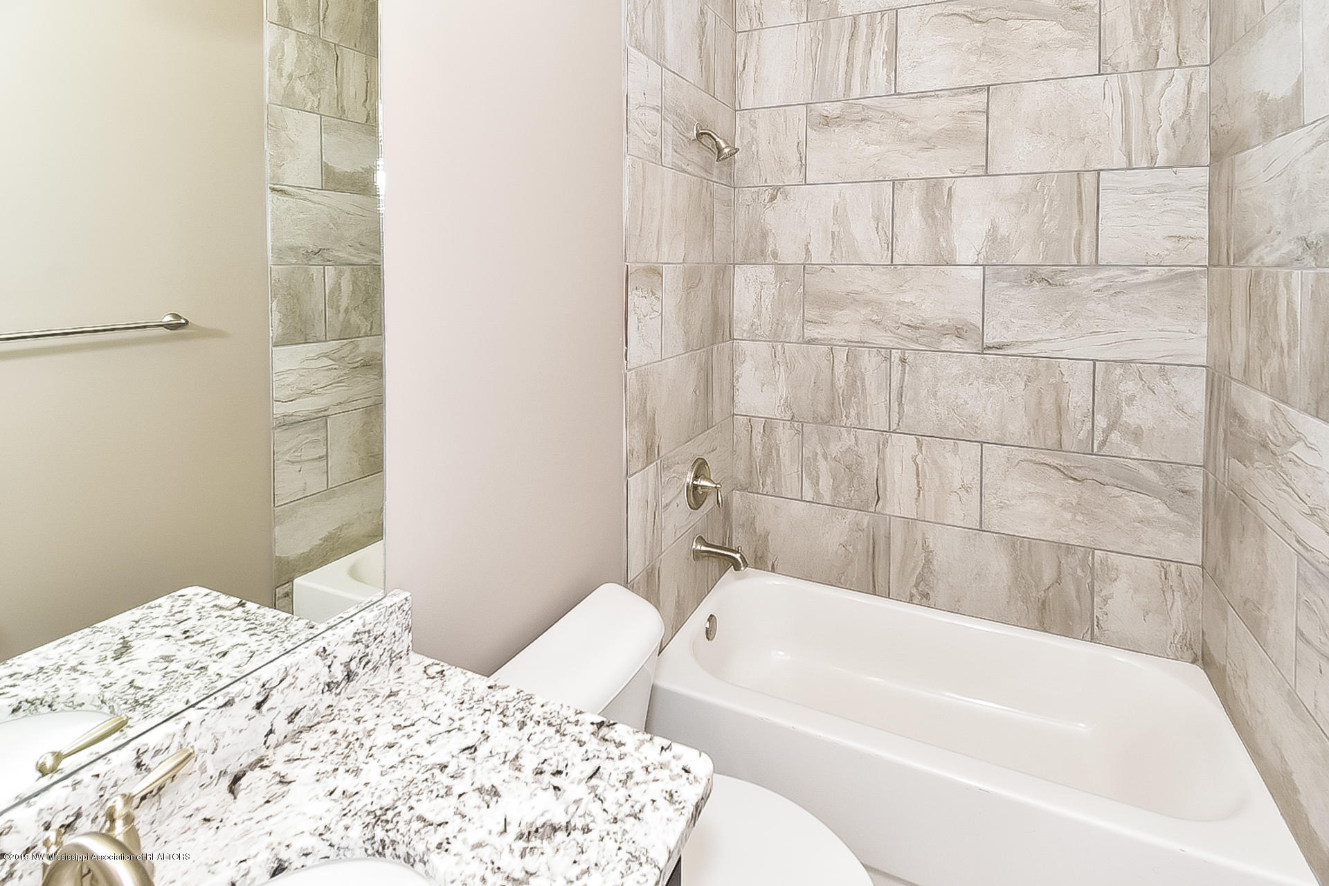 9113 Rue Orleans Lane Olive Branch, MS 38654 - Photo 14 of 24 014-photo-master-bathroom-7631665