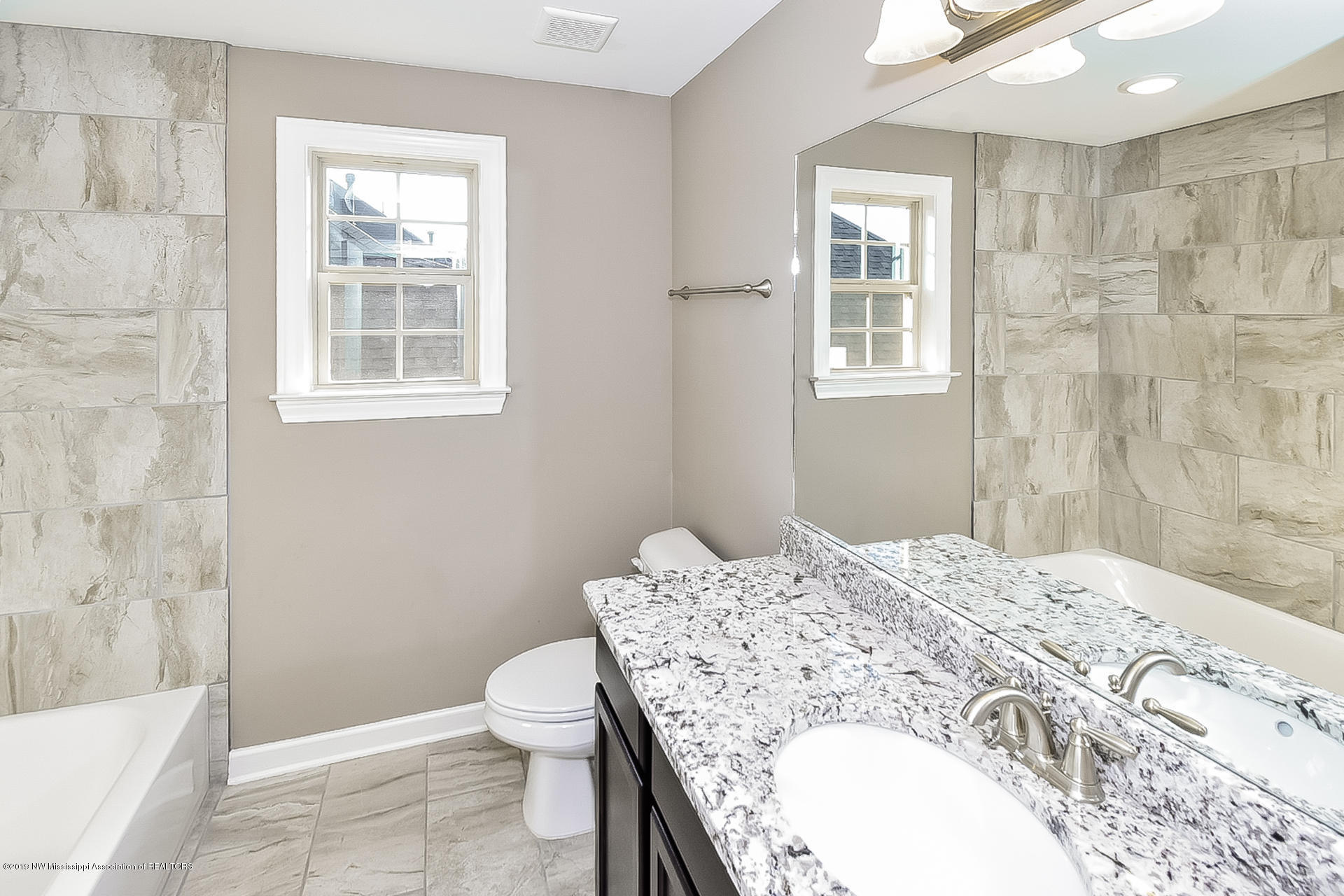 9113 Rue Orleans Lane Olive Branch, MS 38654 - Photo 22 of 24 022-photo-bathroom-7631671