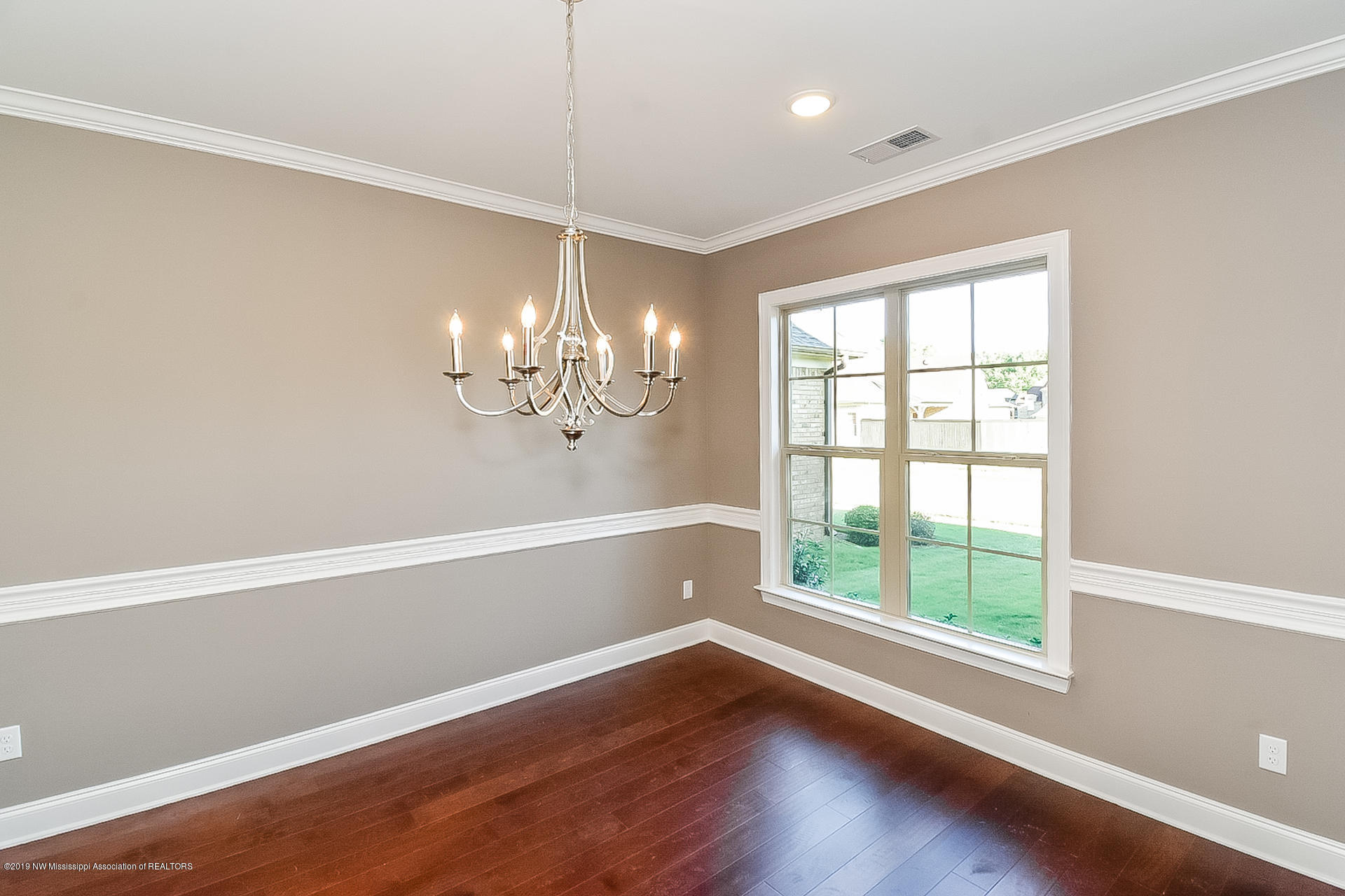 9113 Rue Orleans Lane Olive Branch, MS 38654 - Photo 5 of 24 005-photo-dining-room-7631662