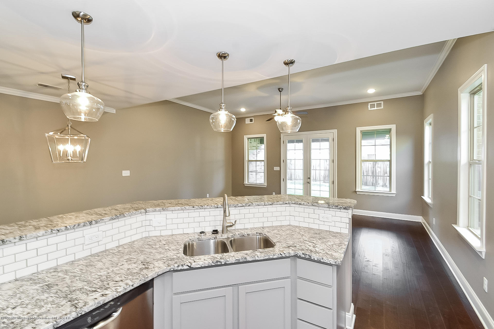 9113 Rue Orleans Lane Olive Branch, MS 38654 - Photo 6 of 24 006-photo-kitchen-7631683
