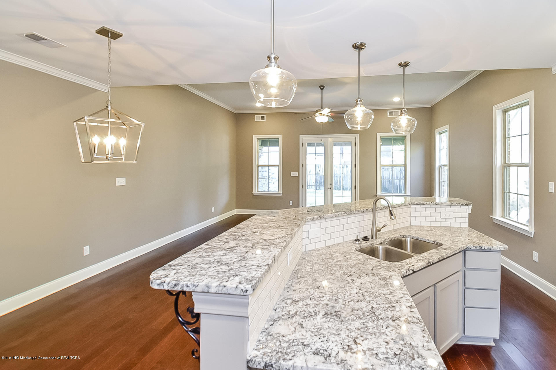 9113 Rue Orleans Lane Olive Branch, MS 38654 - Photo 7 of 24 007-photo-kitchen-7631682