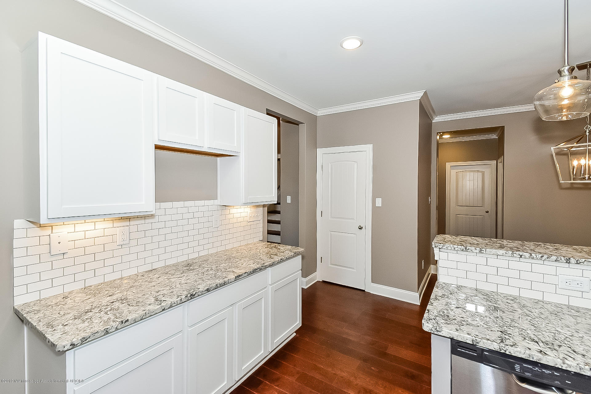 9113 Rue Orleans Lane Olive Branch, MS 38654 - Photo 9 of 24 009-photo-kitchen-7631663