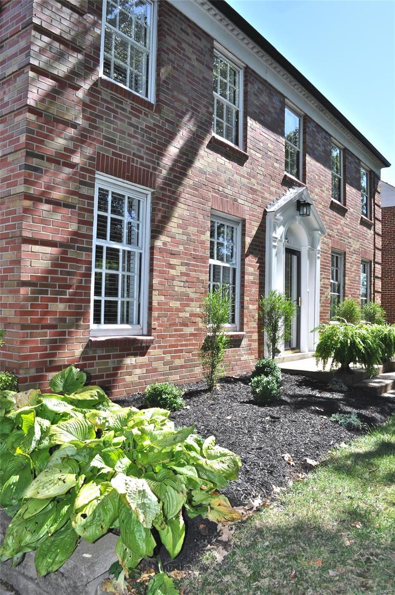 610 South Berry Road Webster Groves, MO 63122 - Photo 2 of 30 Gallery Image 2