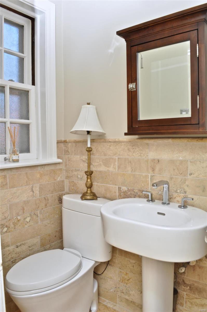 610 South Berry Road Webster Groves, MO 63122 - Photo 11 of 30 Gallery Image 11