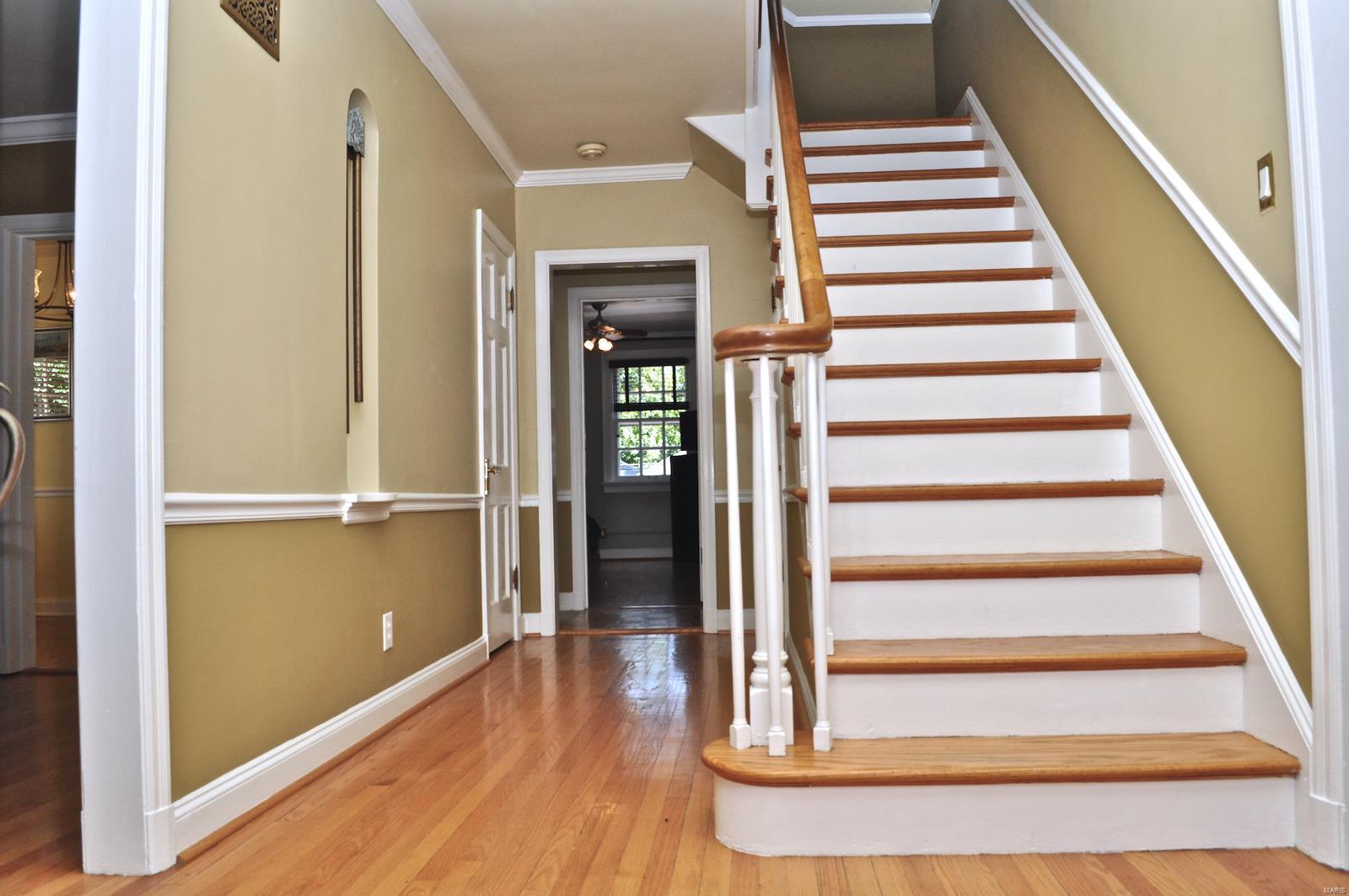 610 South Berry Road Webster Groves, MO 63122 - Photo 13 of 30 Gallery Image 13