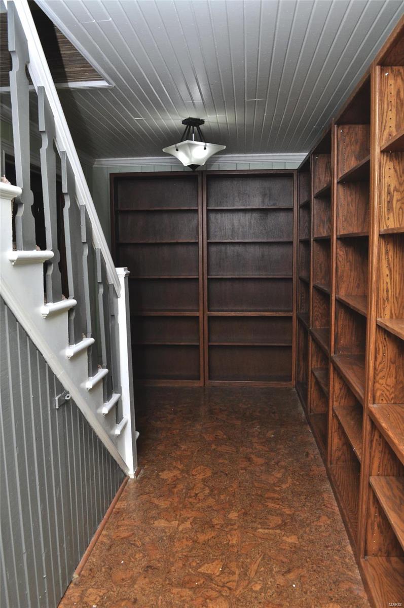 610 South Berry Road Webster Groves, MO 63122 - Photo 20 of 30 Gallery Image 20