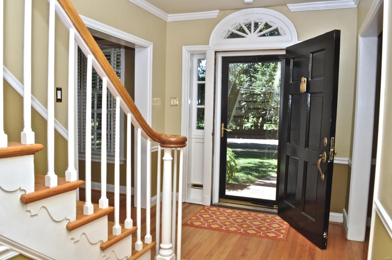 610 South Berry Road Webster Groves, MO 63122 - Photo 3 of 30 Gallery Image 3