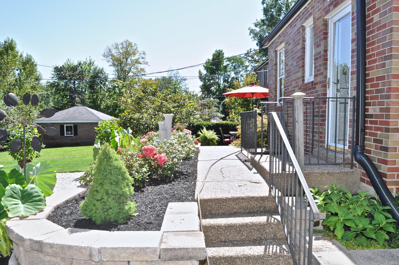 610 South Berry Road Webster Groves, MO 63122 - Photo 26 of 30 Gallery Image 26