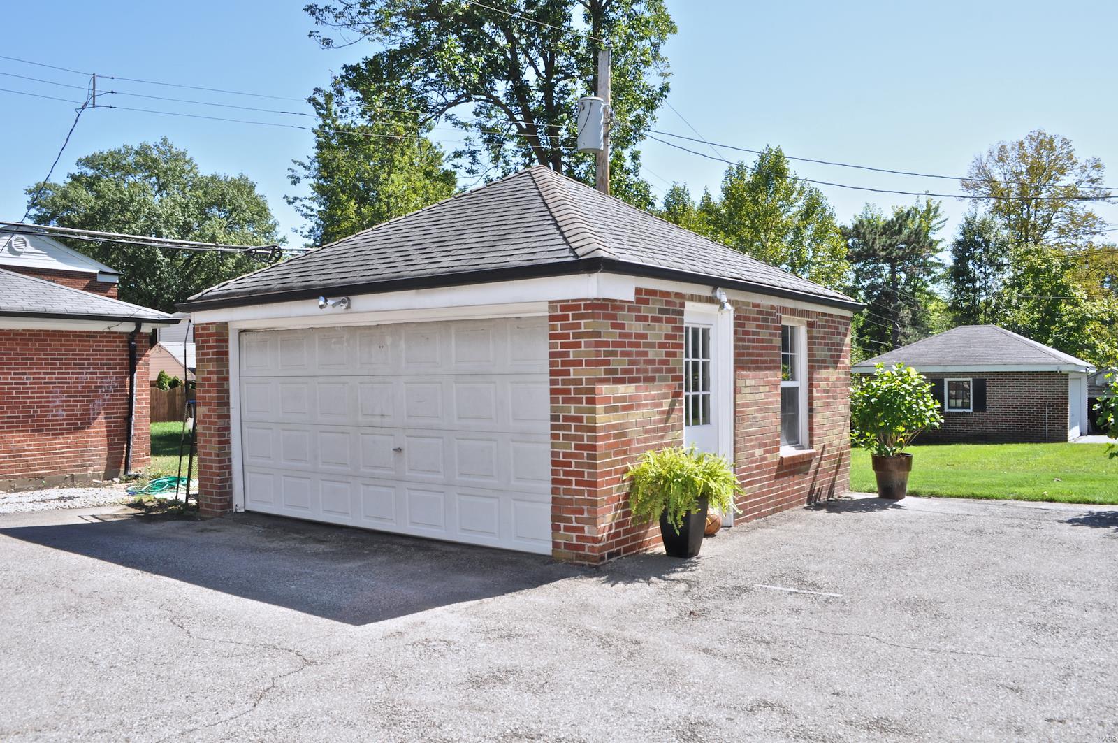 610 South Berry Road Webster Groves, MO 63122 - Photo 28 of 30 Gallery Image 28
