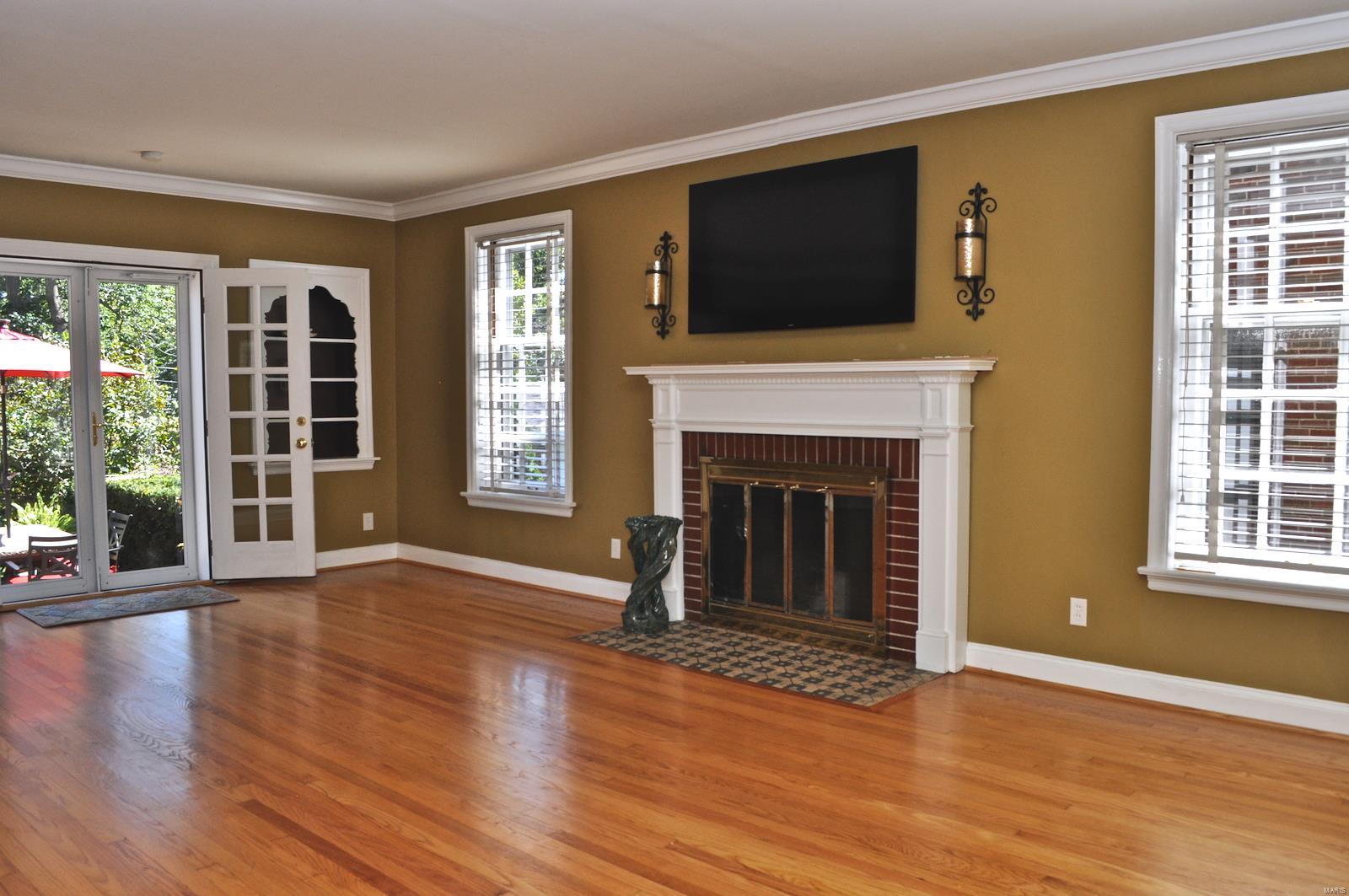 610 South Berry Road Webster Groves, MO 63122 - Photo 4 of 30 Gallery Image 4