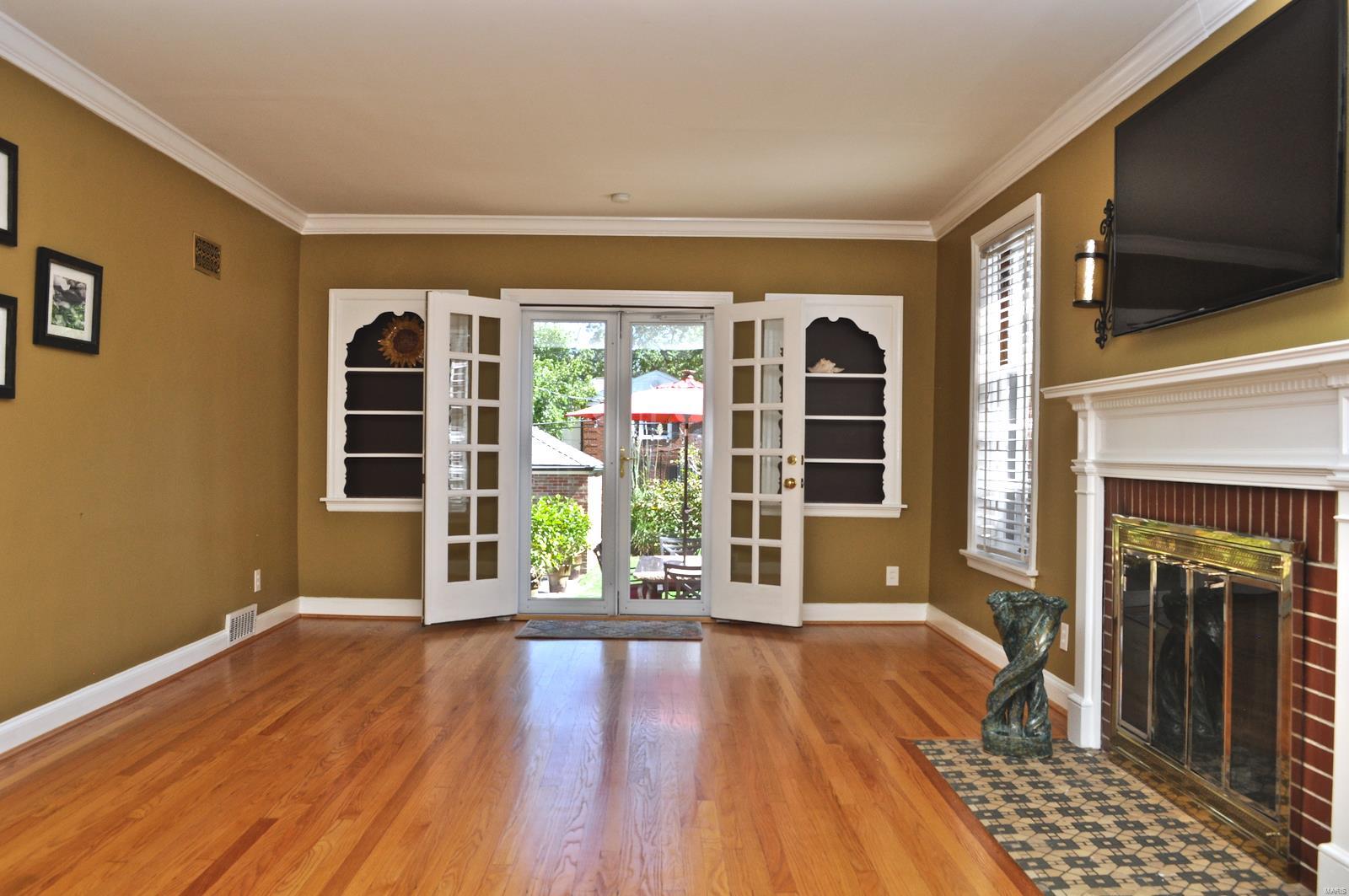 610 South Berry Road Webster Groves, MO 63122 - Photo 5 of 30 Gallery Image 5