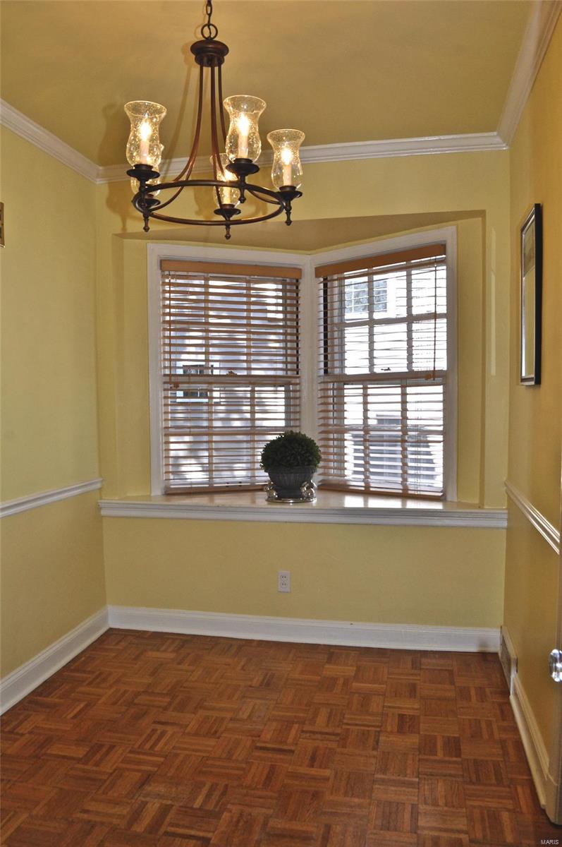 610 South Berry Road Webster Groves, MO 63122 - Photo 8 of 30 Gallery Image 8