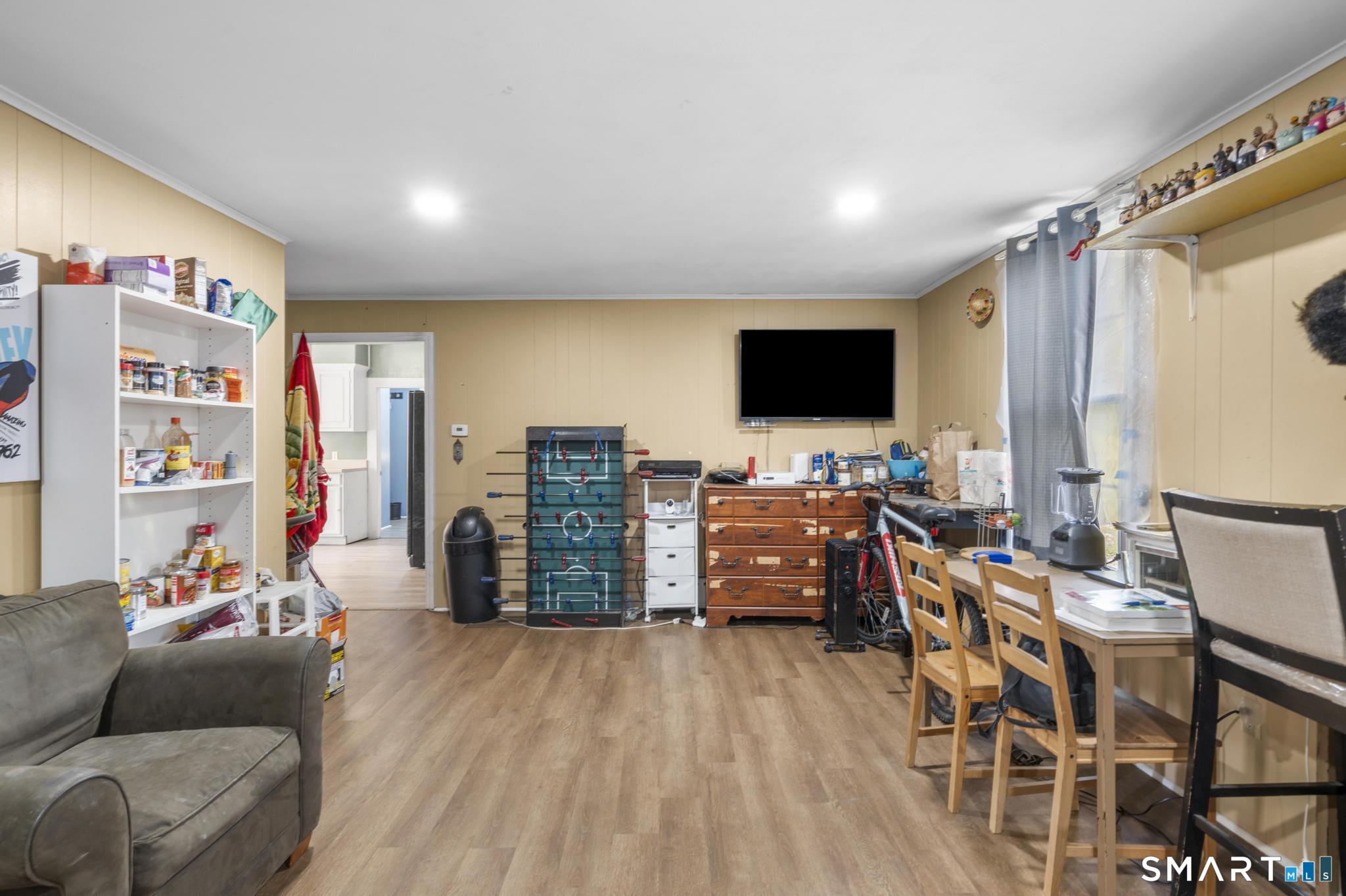 142 Gracey Avenue Meriden, CT 06451 - Photo 14 of 40