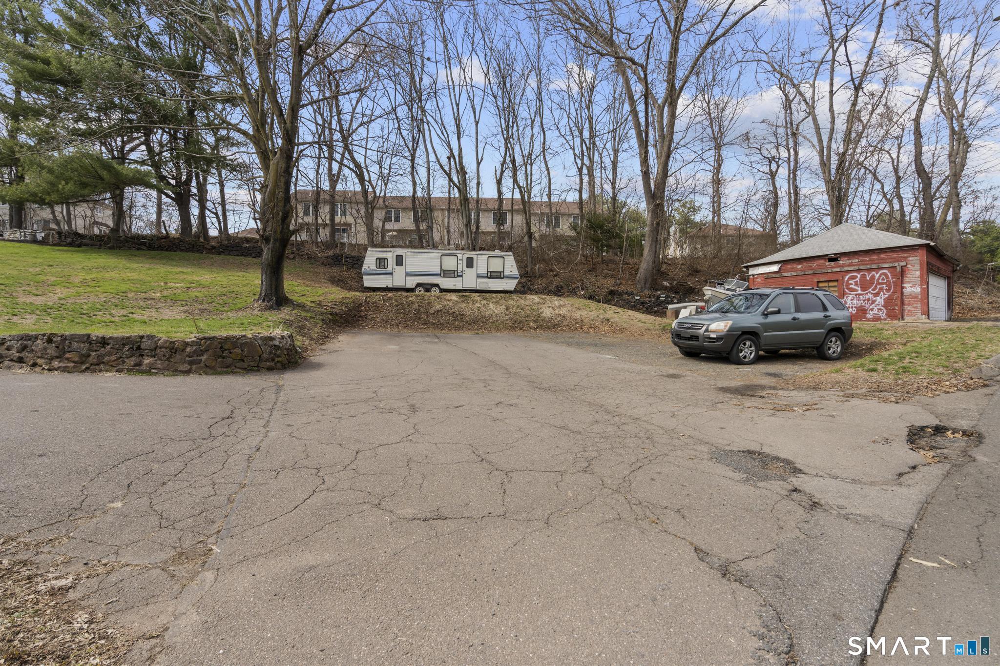 142 Gracey Avenue Meriden, CT 06451 - Photo 2 of 40