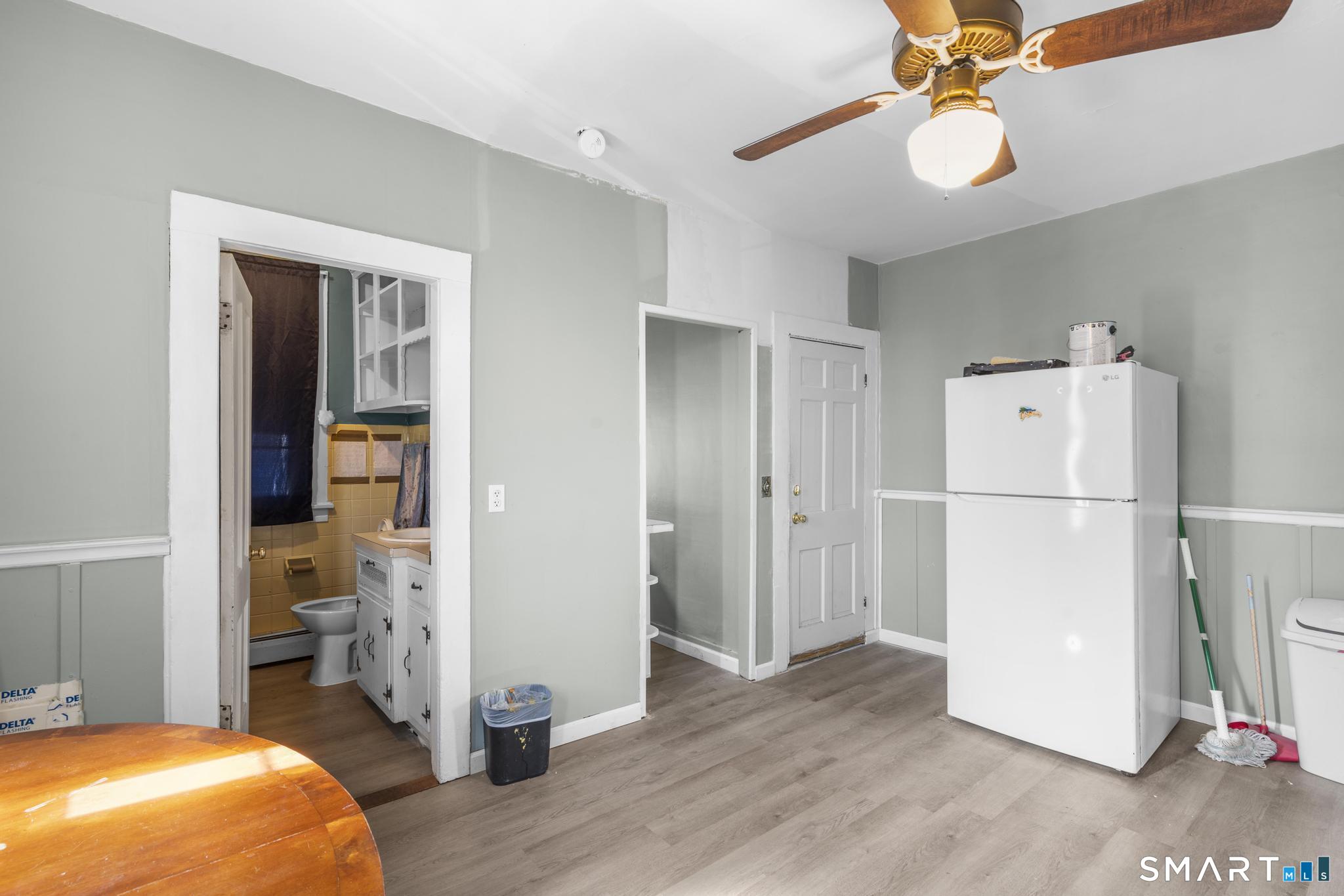 142 Gracey Avenue Meriden, CT 06451 - Photo 23 of 40