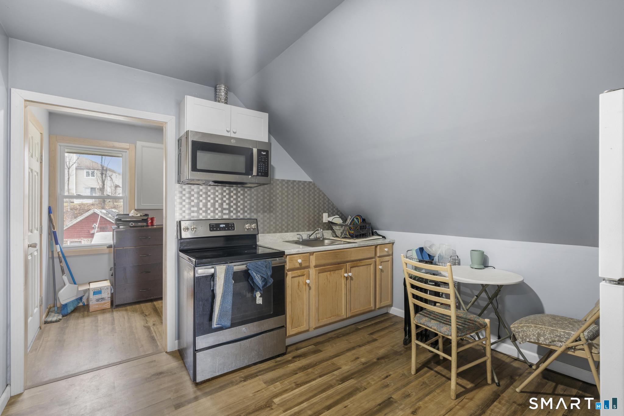 142 Gracey Avenue Meriden, CT 06451 - Photo 31 of 40