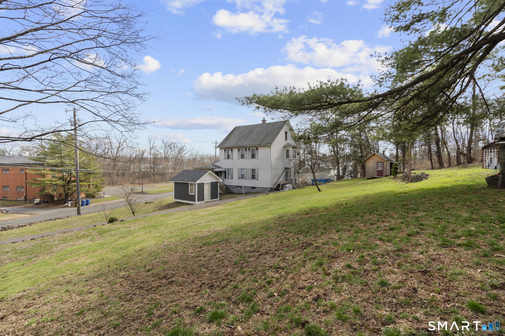 142 Gracey Avenue Meriden, CT 06451 - Photo 5 of 40