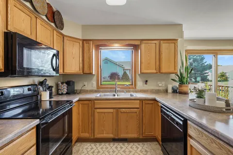 $425,000 | 502 Traveler Lane, Madison, WI 53718