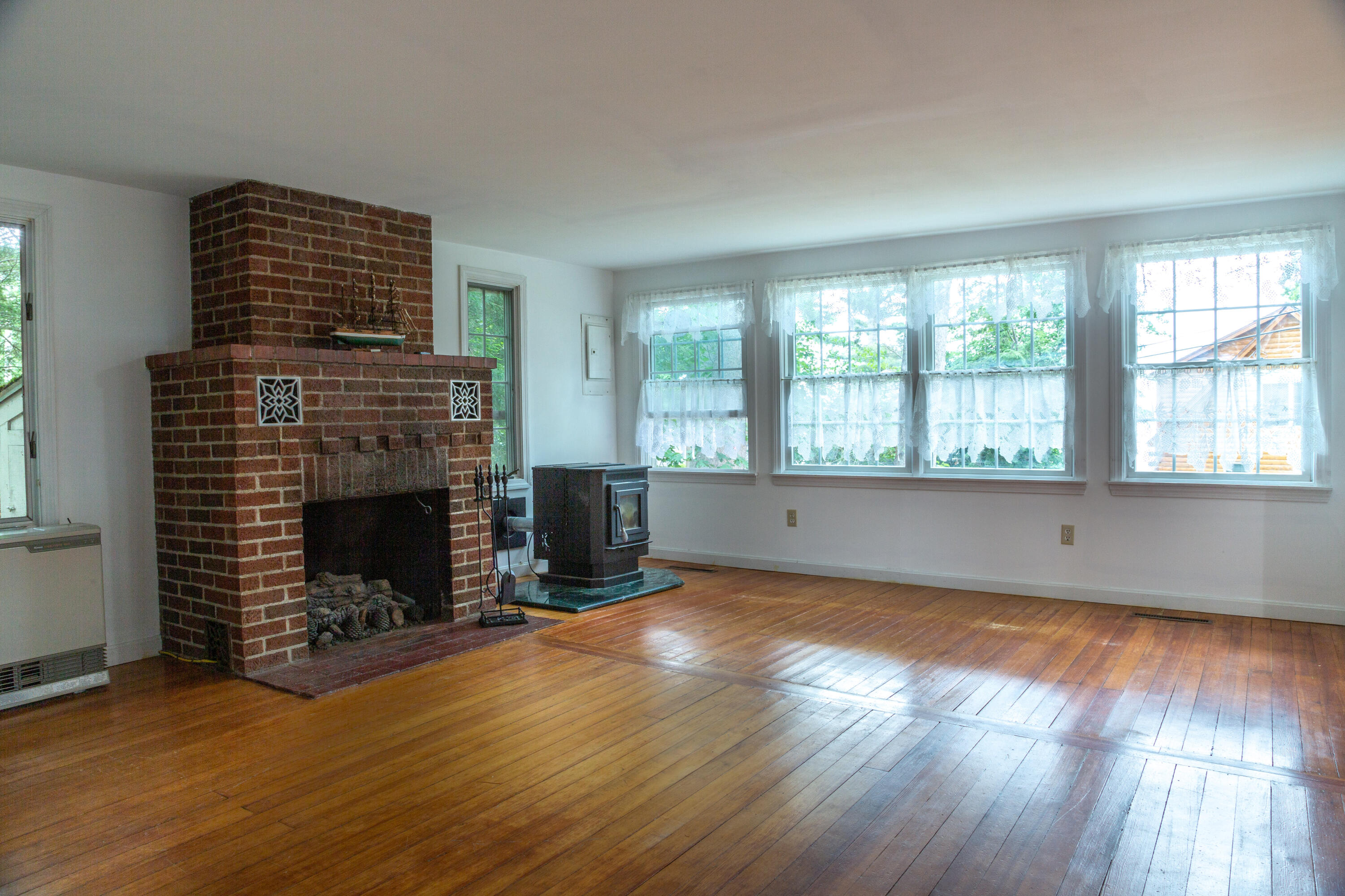 76 Cottage Road Windham, ME 04062 - Photo 7 of 32 Main living area