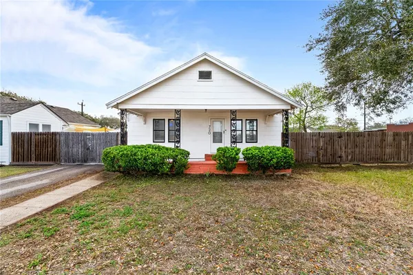 $169,900 | 720 McIntyre Avenue, Taft, TX 78390