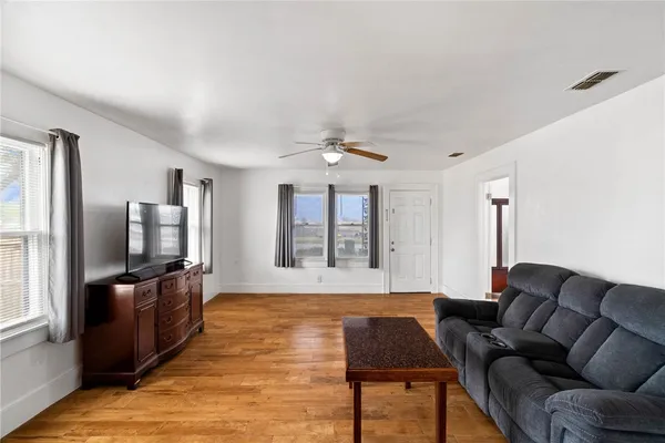 $169,900 | 720 McIntyre Avenue, Taft, TX 78390