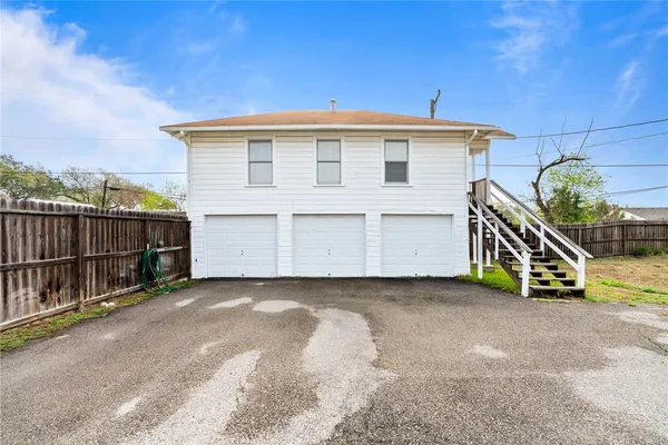 $169,900 | 720 McIntyre Avenue, Taft, TX 78390