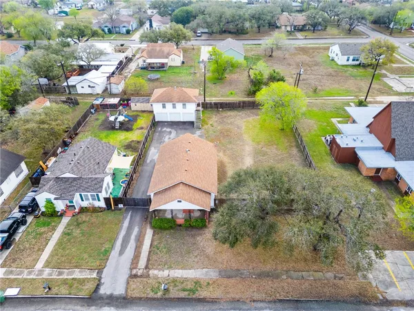 $169,900 | 720 McIntyre Avenue, Taft, TX 78390
