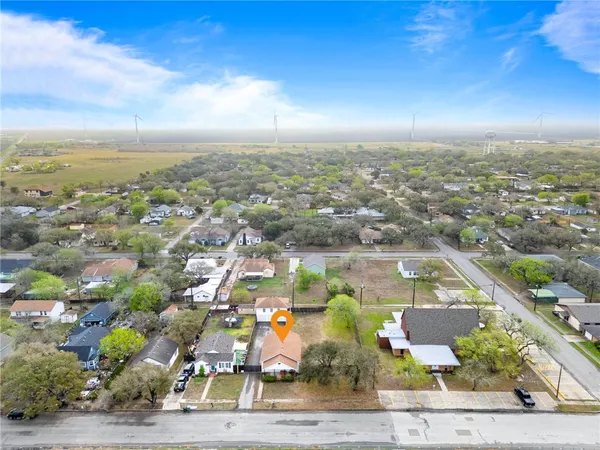 $169,900 | 720 McIntyre Avenue, Taft, TX 78390