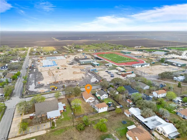 $169,900 | 720 McIntyre Avenue, Taft, TX 78390
