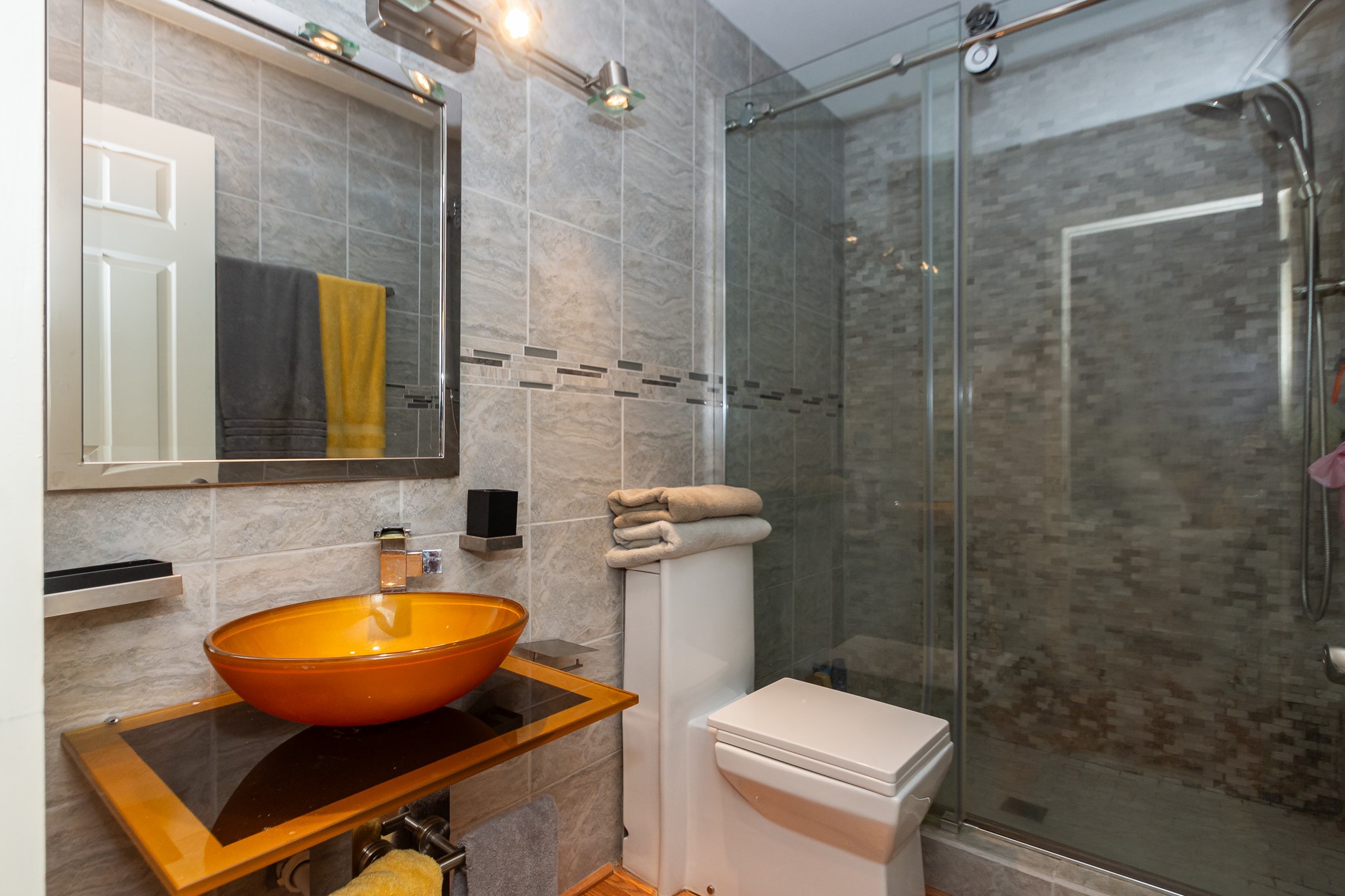 2715 Vienna Place Pasadena, TX 77502 - Photo 11 of 19 Custom primary bathroom