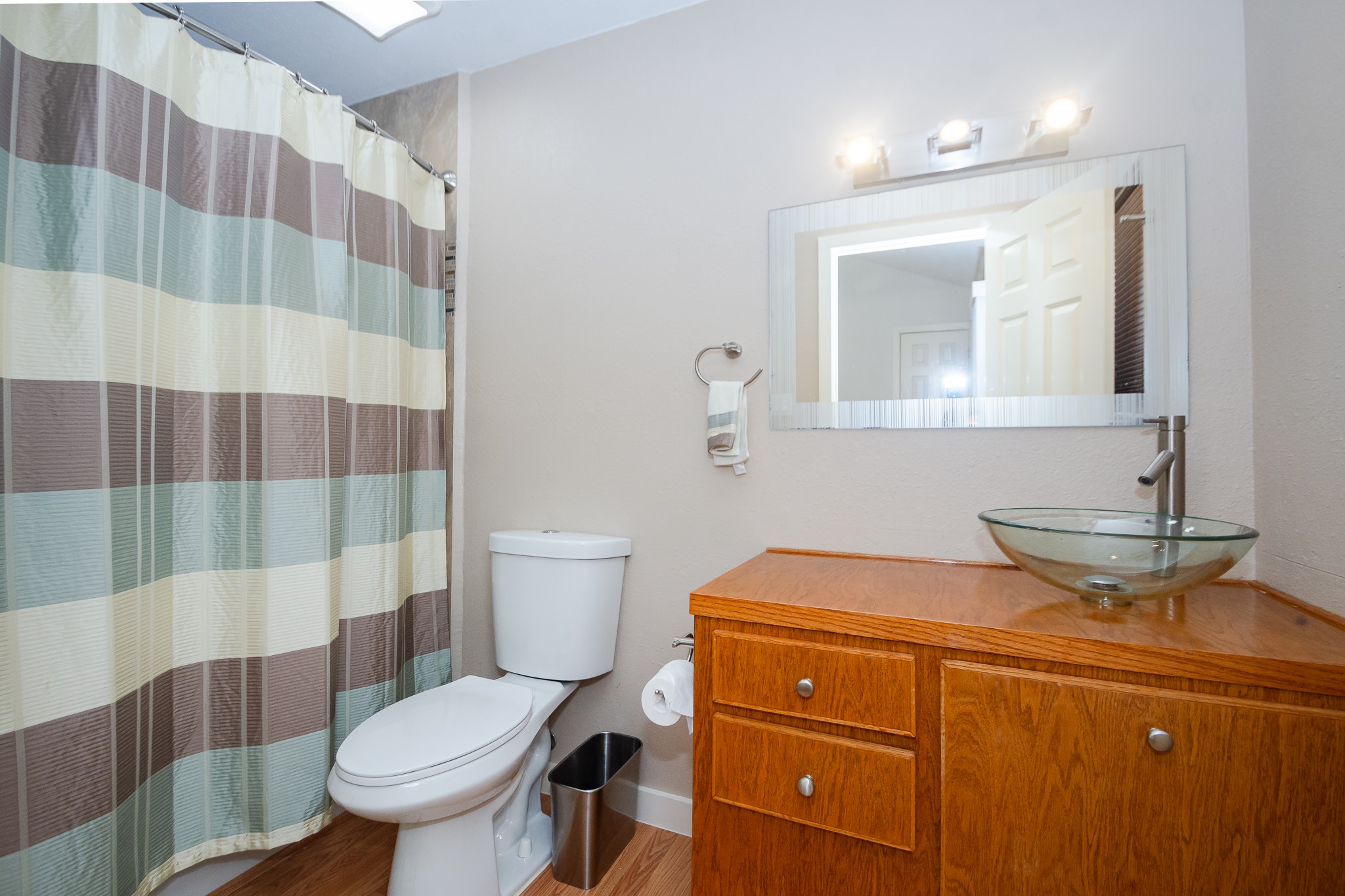 2715 Vienna Place Pasadena, TX 77502 - Photo 12 of 19 Full bathroom 2