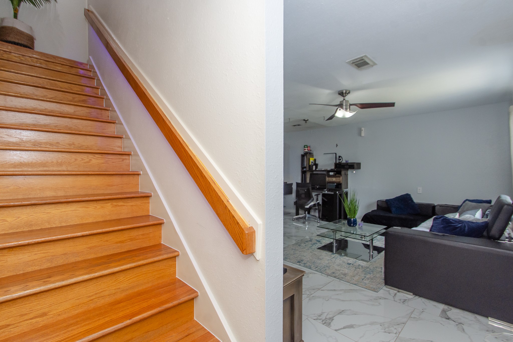 2715 Vienna Place Pasadena, TX 77502 - Photo 14 of 19 Wood staircase