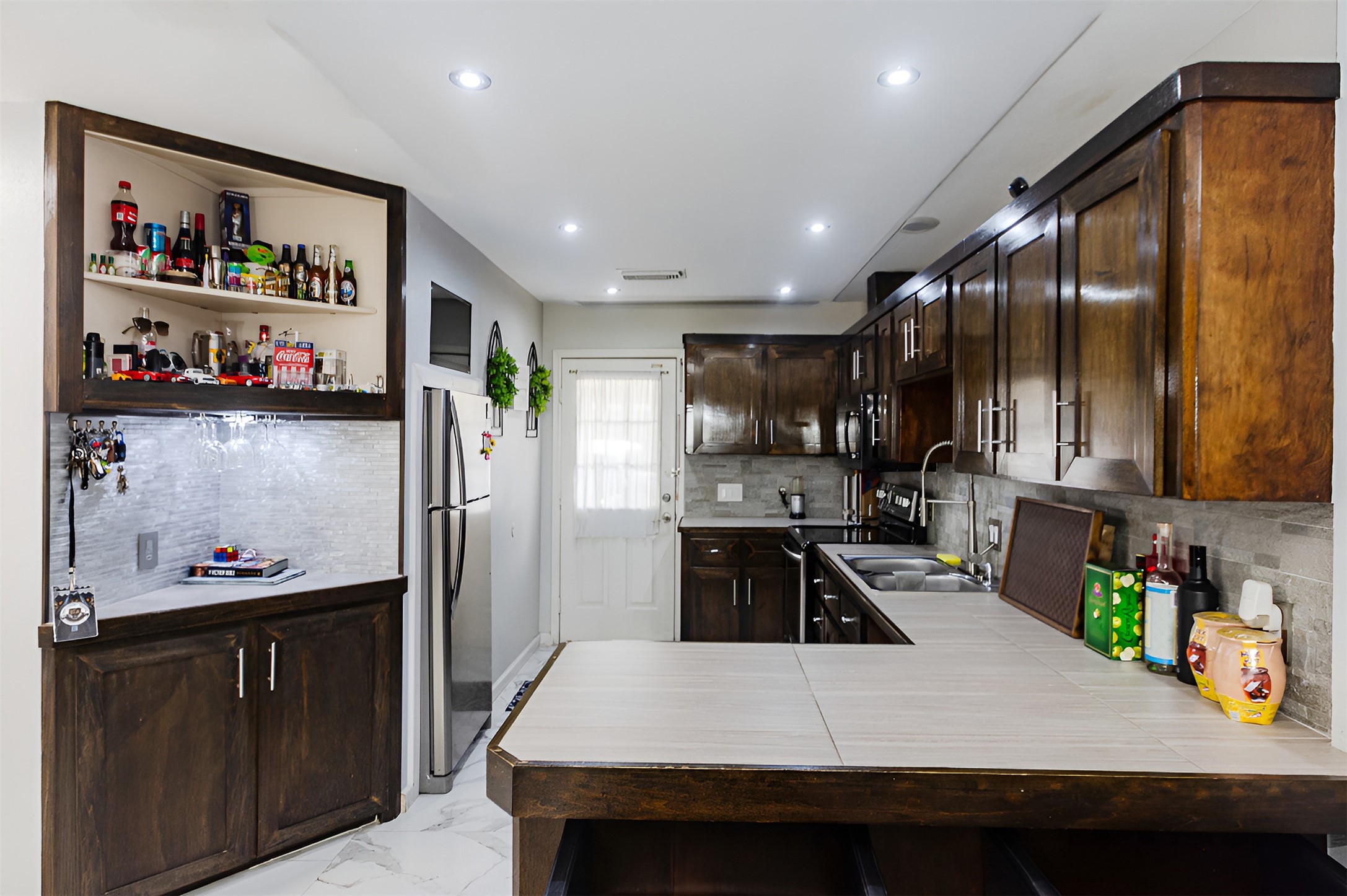 2715 Vienna Place Pasadena, TX 77502 - Photo 18 of 19 Second view of Kitchen