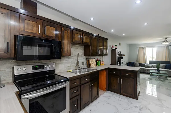 $189,900 | 2715 Vienna Place, Pasadena, TX 77502