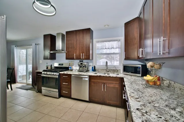 $499,900 | 28W587 Leverenz Road, Naperville, IL 60564