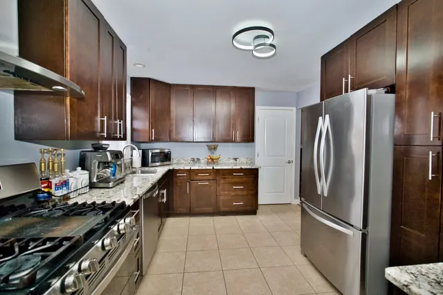 $499,900 | 28W587 Leverenz Road, Naperville, IL 60564