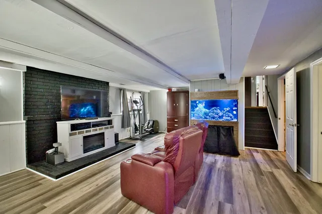 $499,900 | 28W587 Leverenz Road, Naperville, IL 60564