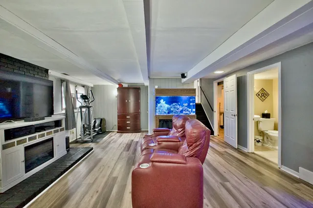 $499,900 | 28W587 Leverenz Road, Naperville, IL 60564