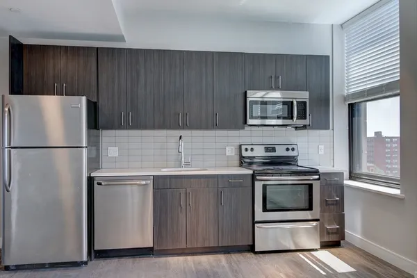 $2,200 | 23 Central Avenue, Unit 807, Lynn, MA 01901
