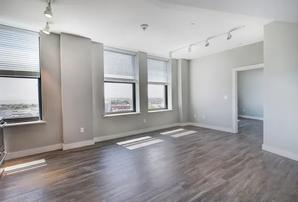 $2,200 | 23 Central Avenue, Unit 807, Lynn, MA 01901