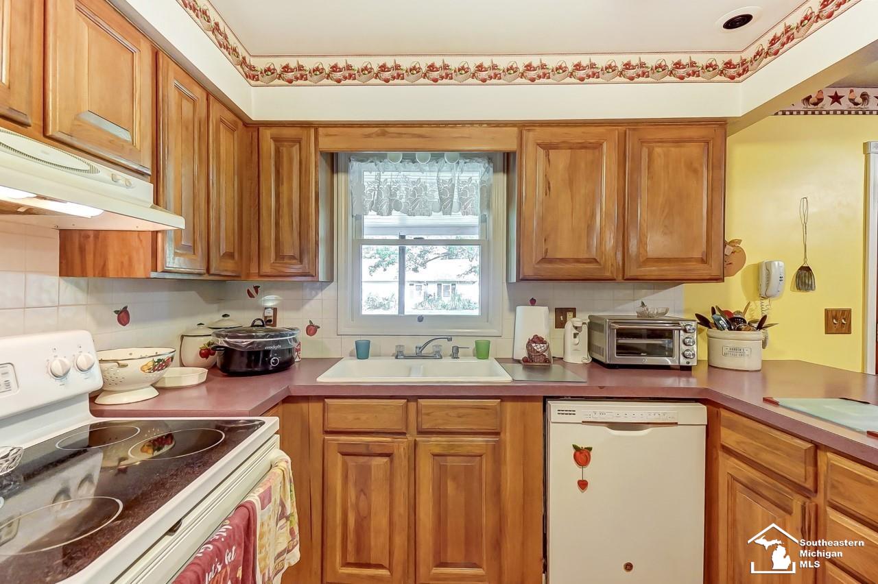 3778 St Anthony Road Temperance, MI 48182 - Photo 8 of 43