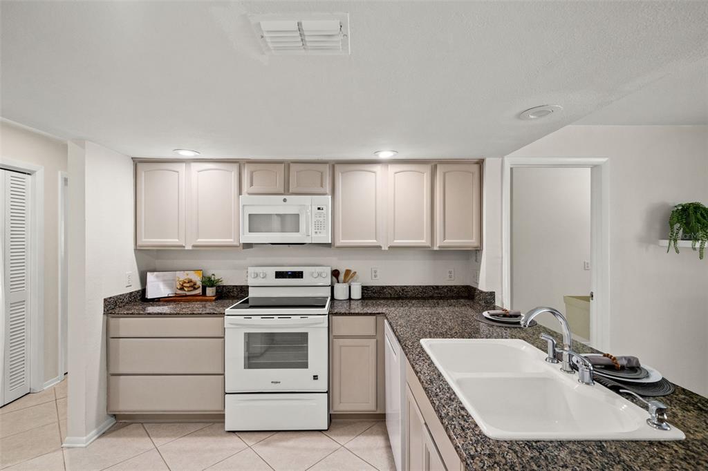6290 Jamaica Road Spring Hill, FL 34606 - Photo 20 of 48