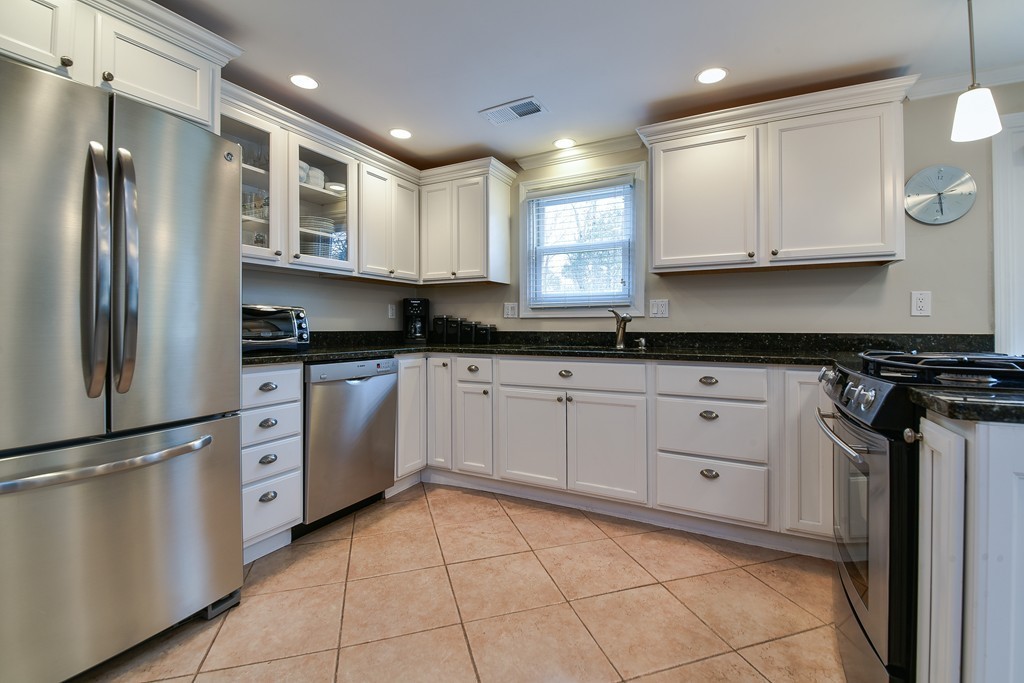 9 Langdon Road Natick, MA 01760 - Photo 4 of 22 Gallery Image 4
