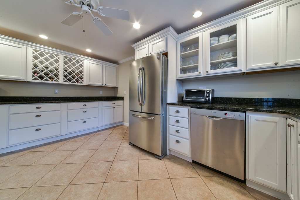 9 Langdon Road Natick, MA 01760 - Photo 6 of 22 Gallery Image 6