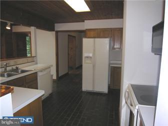 1781 Hilltop Road Spring City, PA 19475 - Photo 4 of 12 Kitchen